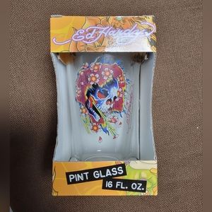 Ed Hardy Pint Glass Lightning Bolt Skull New in Box